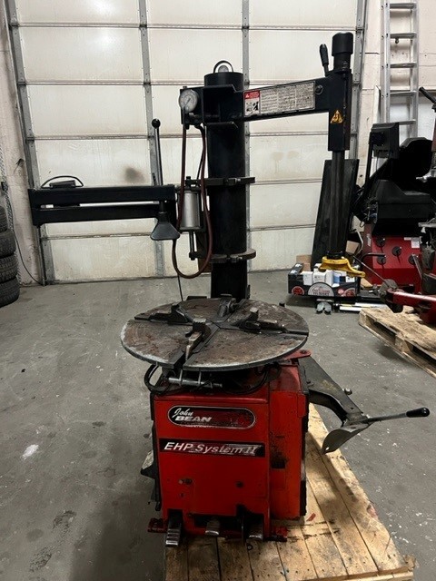 John Bean Swing Arm Tire Changer w/Bead Assist